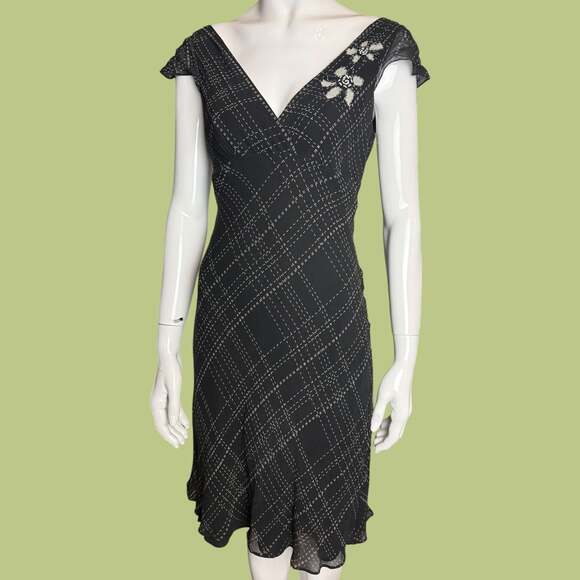 BCBGMAXAZRIA Dresses & Skirts - Vtg BCBGMAXAZRIA Black Beaded Flower Cap Sleeve Midi Dress